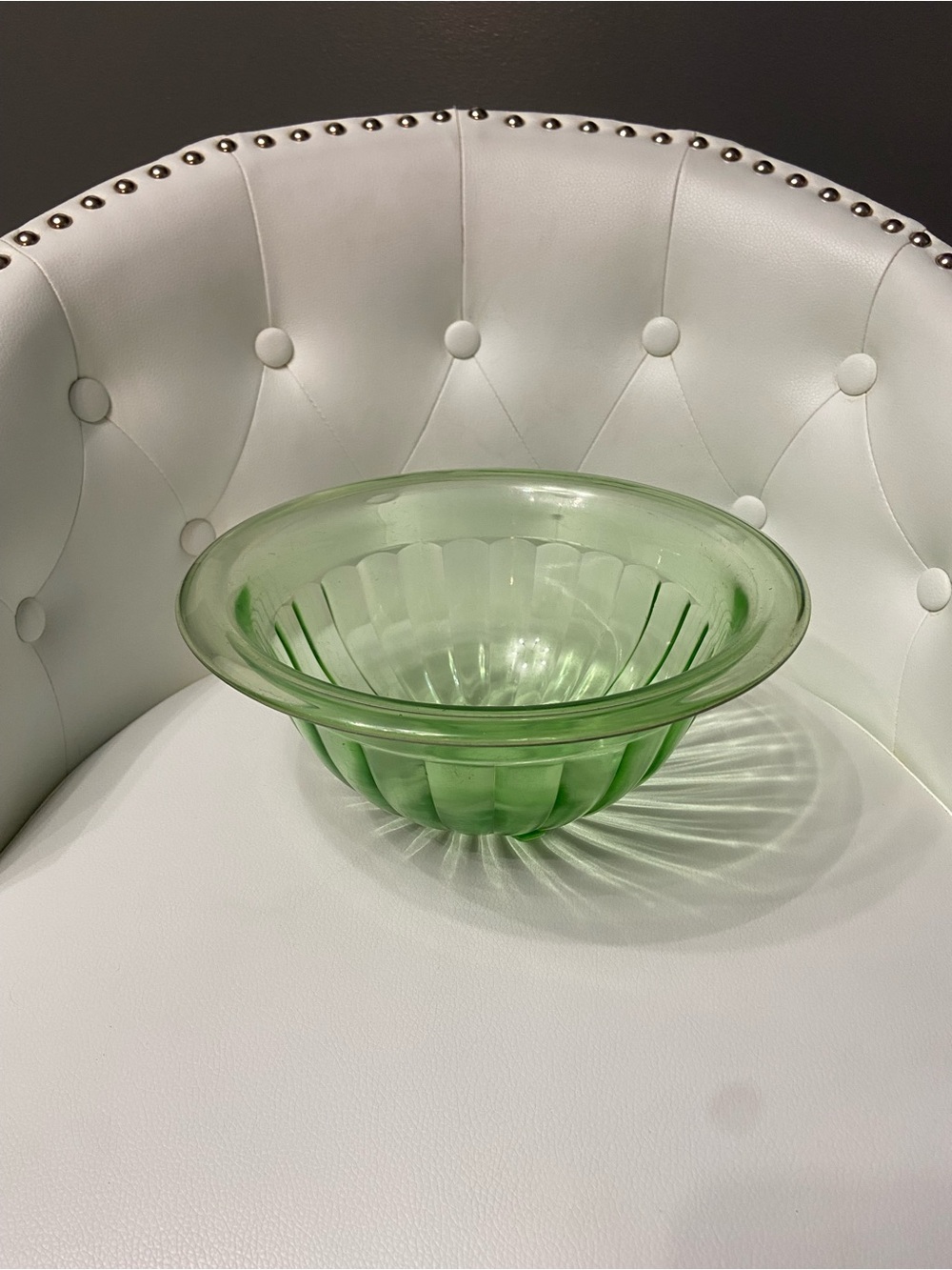 Vtg Hazel Atlas Green Depression Uranium Glass Ribbed Mixing Bowl 4-Footed Base - Picture 3 of 17